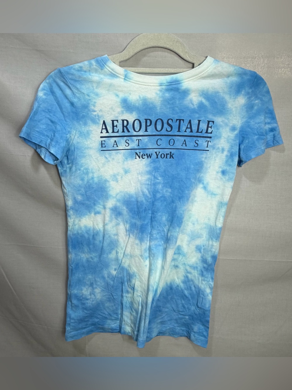 Aeropostale Light Blue and White Tie-Dye East Coast New York Tee
